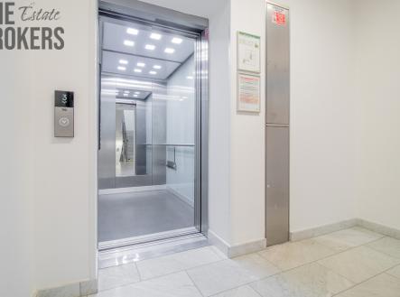 Pronájem kanceláře, 59 m²