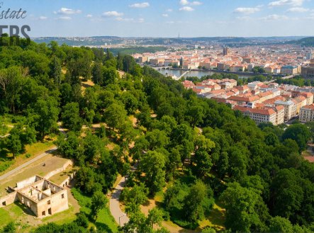 Prodej výjimečného pozemku se stavebním povolením, Praha 5 - Smíchov
