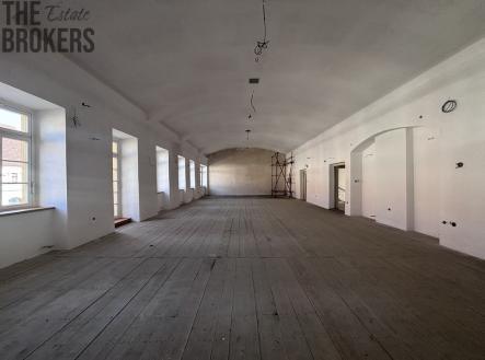 Pronájem kanceláře, 370 m²