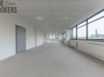 Pronájem kanceláře, 375 m²