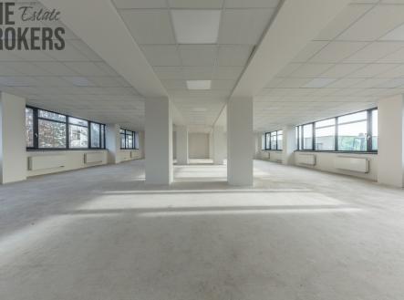Pronájem kanceláře, 375 m²