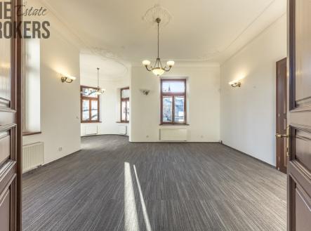 Pronájem kanceláře, 230 m²