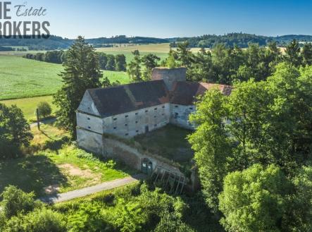 Prodej historického objektu, 7 927 m²