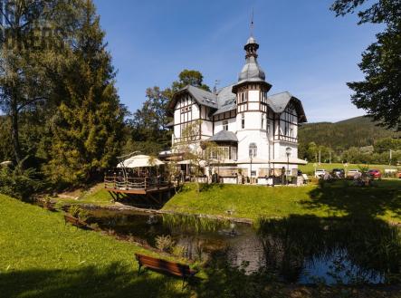 Prodej hotel, 722 m² obrázek