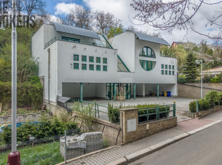 Pronájem nájemního domu, 296 m²