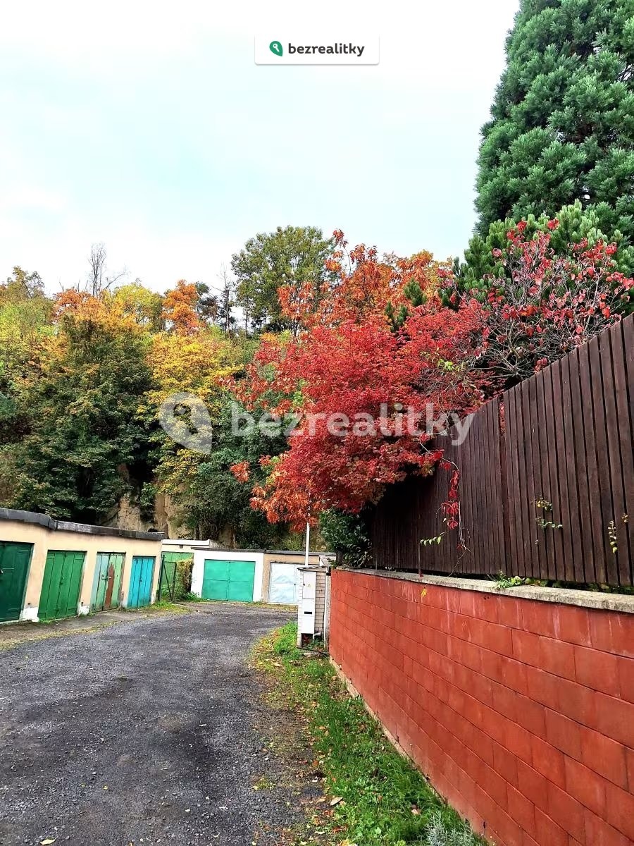 1744628698-vlngjyyzff-gar-c3-a1-c5-be-1