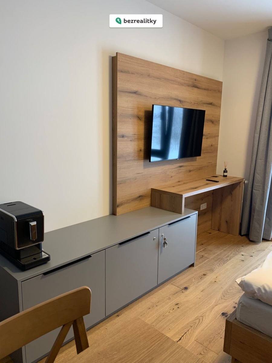 1754321721-vxjjyfqcld-tempimagetixhlc