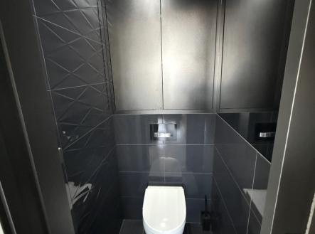 1752574782-tmvjoslych-wc-1
