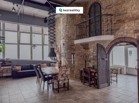 Prodej - komerční objekt, jiný, 240 m²