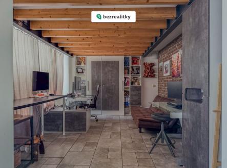 Prodej - komerční objekt, jiný, 240 m²