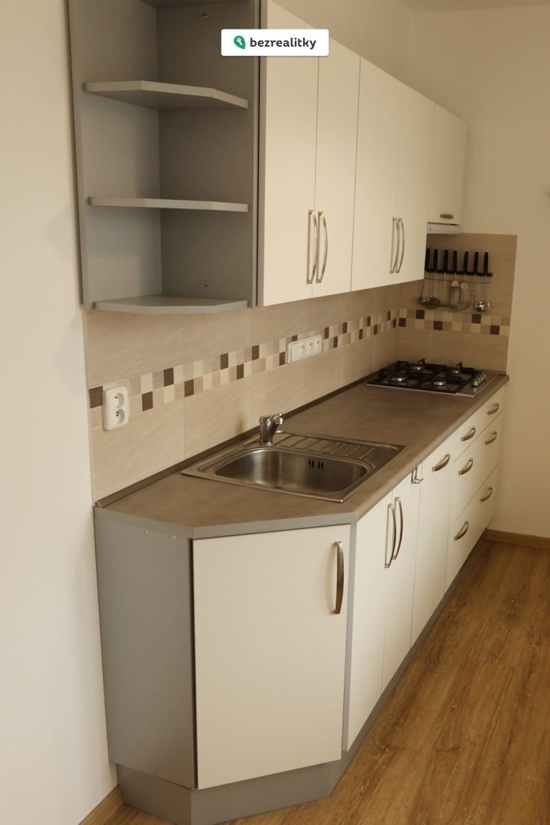 1758462235-pwrtwomboh-7k3a8537