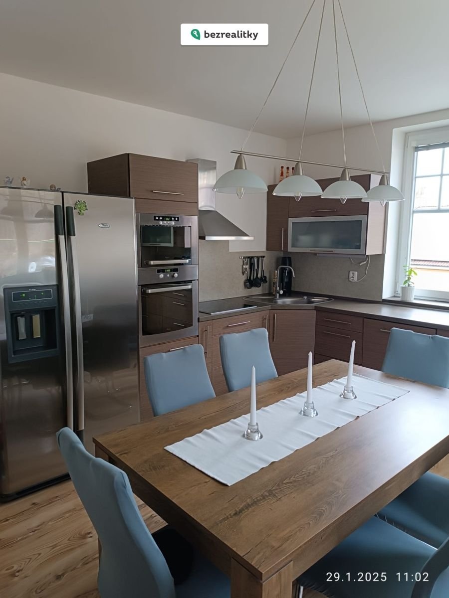 1759687389-vvddlpnozc-3f2ffbf7-0b13-4f82-bfc0-29639805d8d3