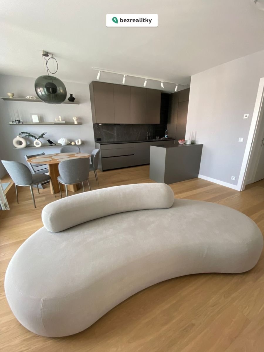 1759755678-djcvzccepx-06e2ccd4-43f3-4090-bc8e-f965d16a726d