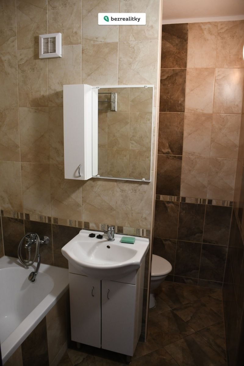 1759761955-dogkmgayuq-dsc-1668