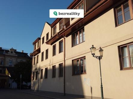 1759945972-hwharvqzij-cb0b