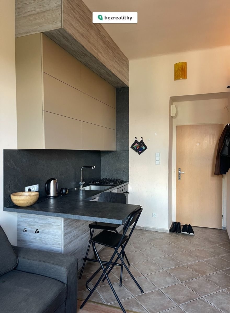 1759945110-flsbwisuck-1000023474