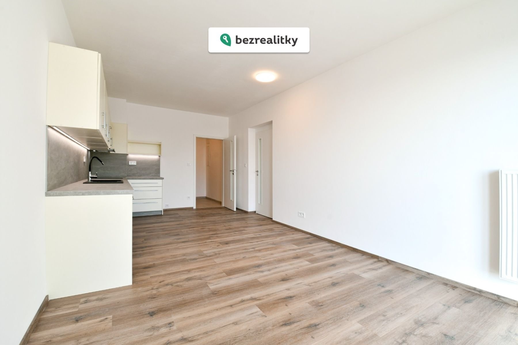 1760086014-rwzphuqakt-kuchyn-mist-vl