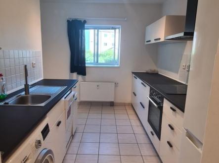 1756537277-pyrqohjvgj-1000033788