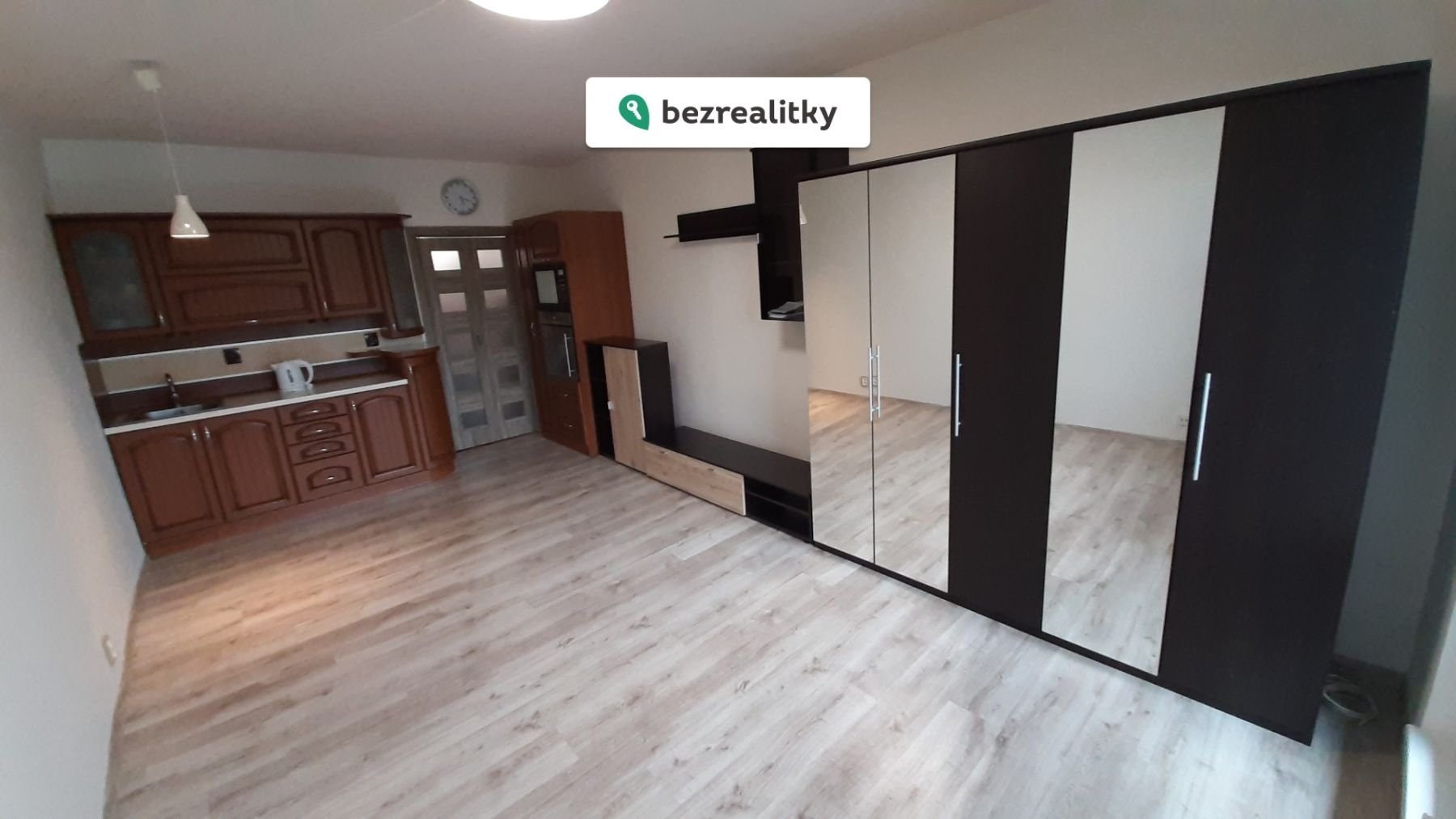 1760466116-zphlaivdfg-pokoj1