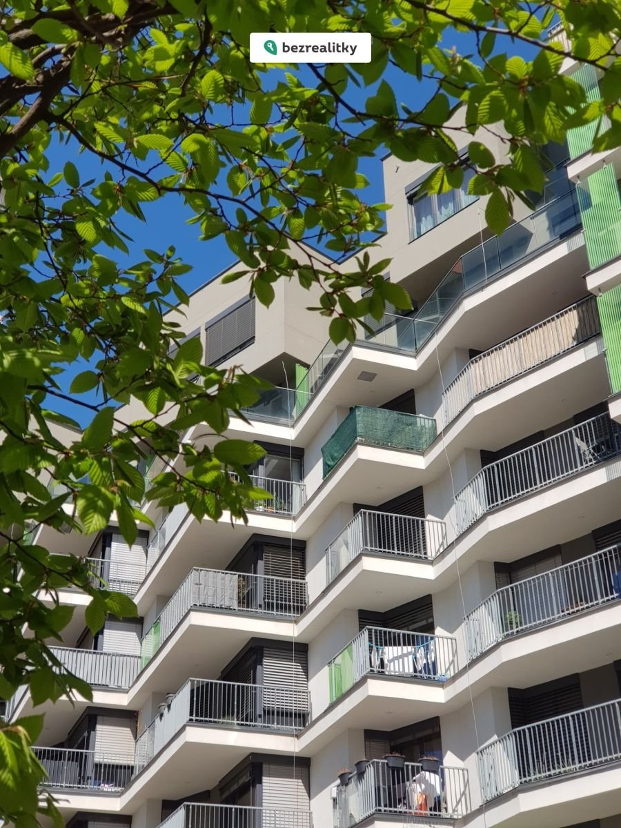 1760514483-yrmtvhdsvu-modern-c3-ad-styl-bydlen-c3-ad