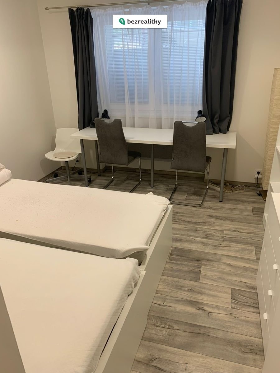 1760051975-tzjkyuahqo-pokoj-1