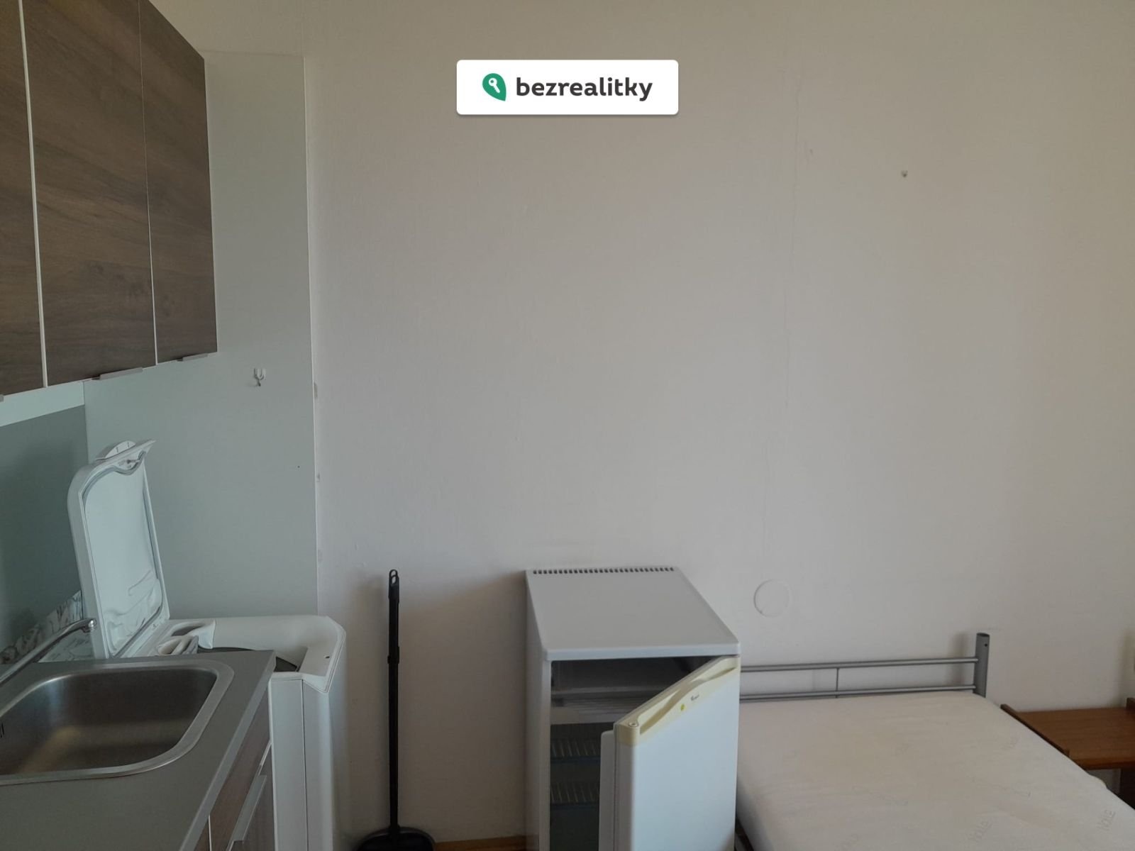 1761490240-xgtloektls-2