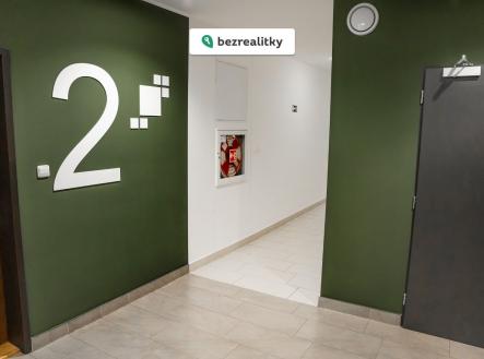 1763466499-ofqbhlgxri-1-2831-29