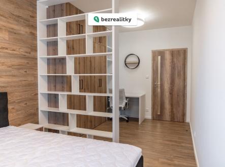 1763466545-cgofxtezih-1-2814-29