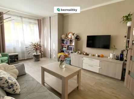 1761663268-qowjjbsgyk-1000049292