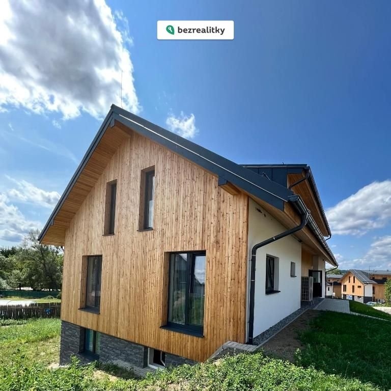 1746566885-polhhlvihy-479742985