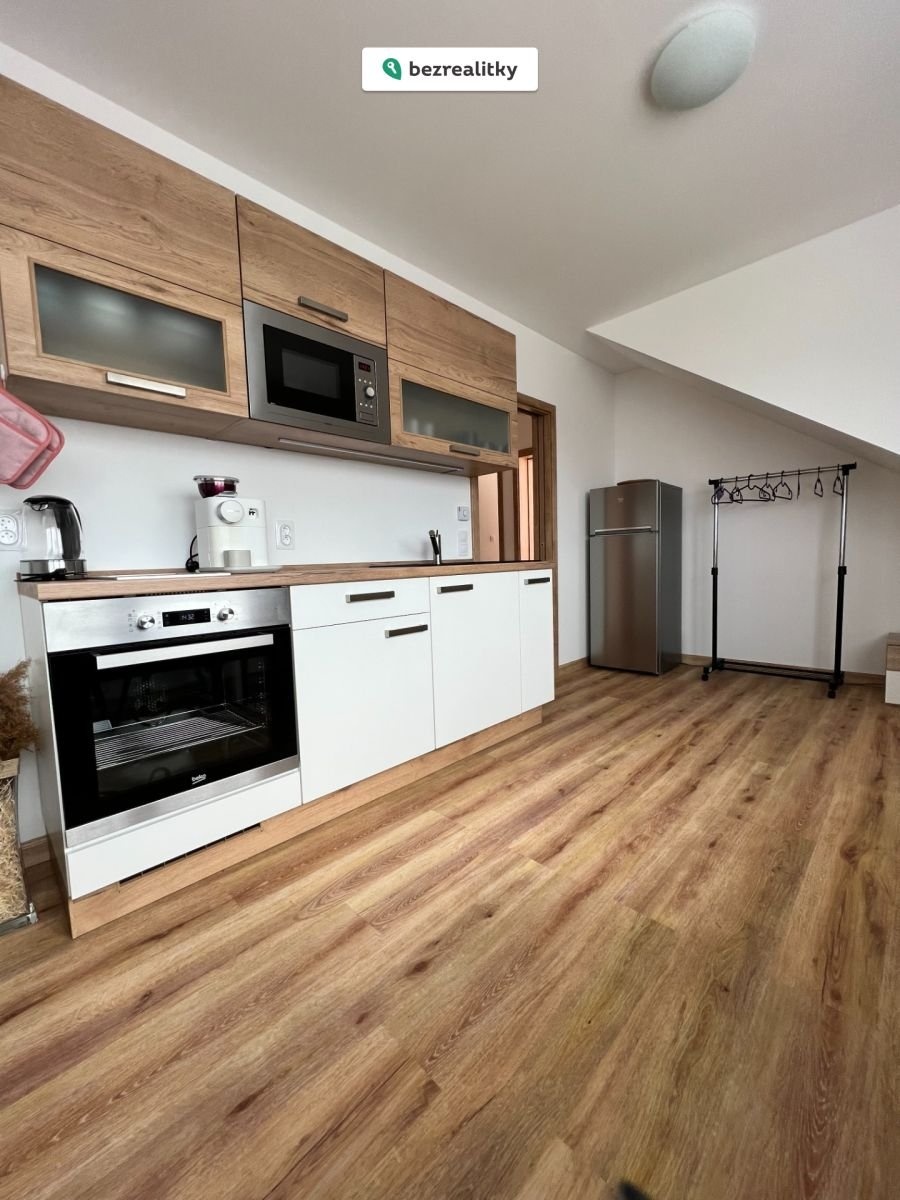 1762379855-emaevobonr-img-2854