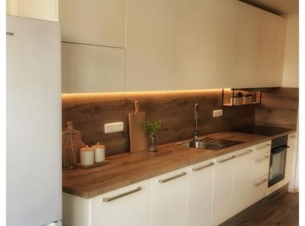 1763918638-ausovkottf-gemini-generated-image-tnvp4qtnvp4qtnvp