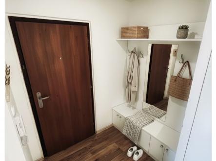 1763918754-llyxnvquqf-gemini-generated-image-1gmudd1gmudd1gmu