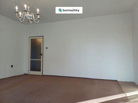 1762965593-qwoqztqebt-1000035272