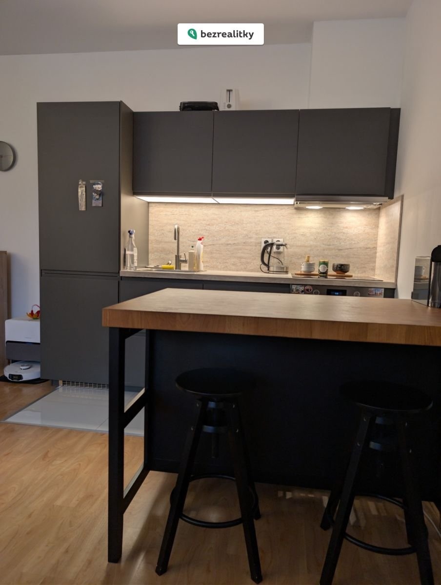 1762989825-emvlqnjdrm-pxl-20251108-141511938