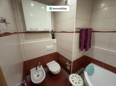 1763049657-dmikjmlqyz-img-2184