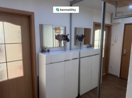 1763049657-cmfsuzoijm-img-2187