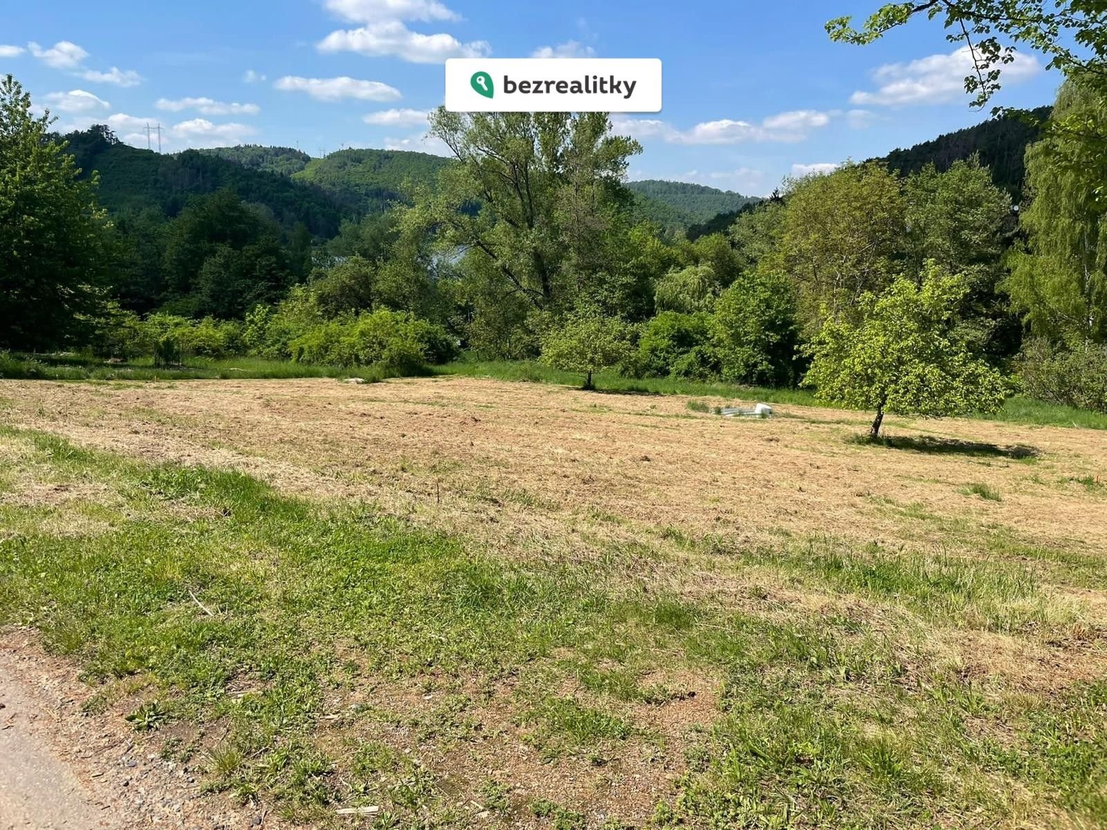 1763143277-zrtrhmerfd-pozemek-obr-c3-a1zek-whatsapp-2c-2025-10-19-v-21-34-34-05228318