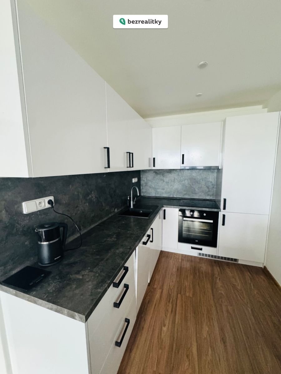 1763141179-pxhzdopwjh-img-2336