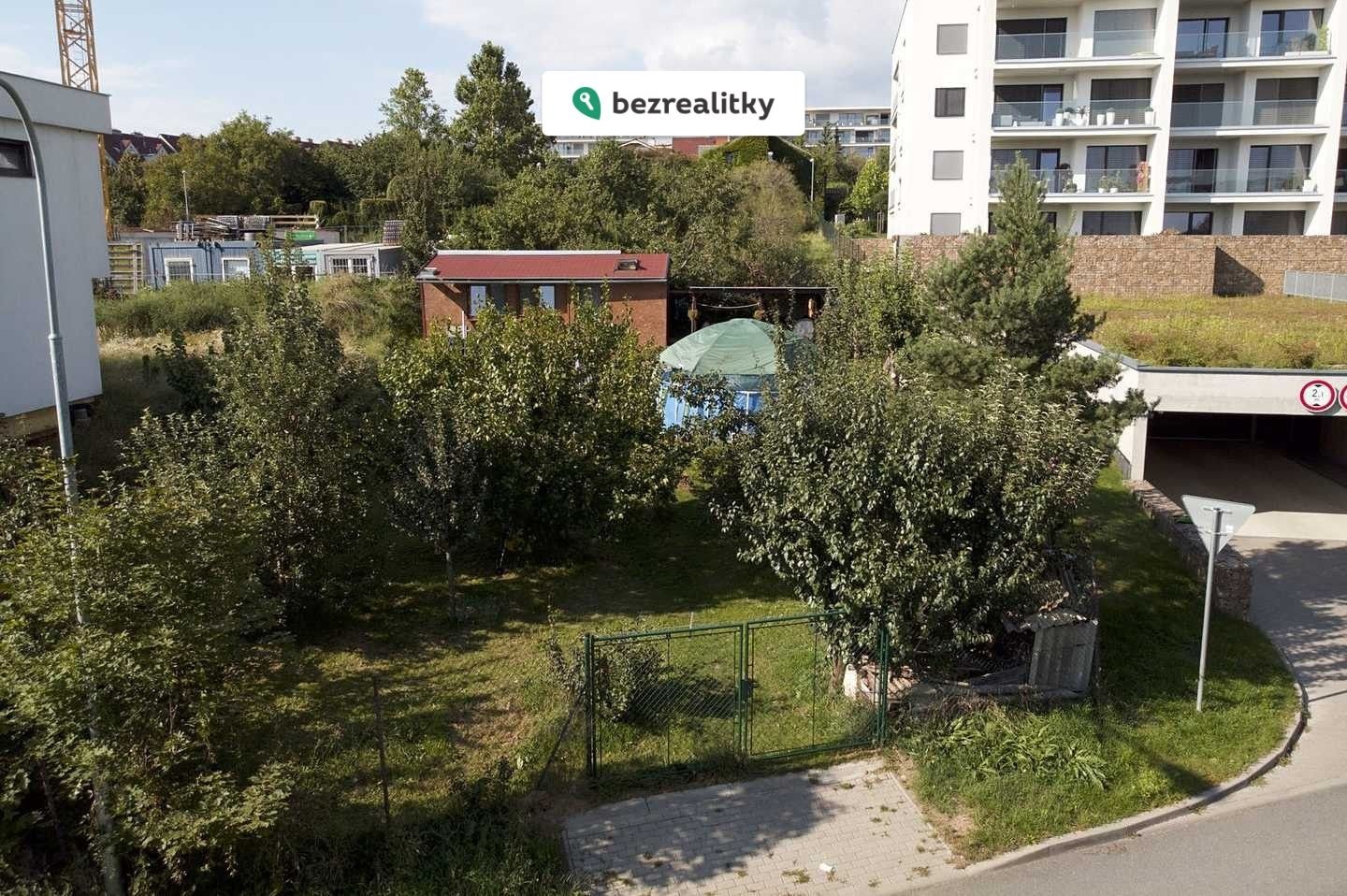 1763220105-dzkqorneve-zahrada-03