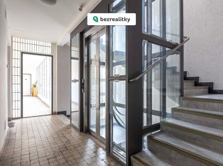 1763546135-tqffchbrvo-img-024