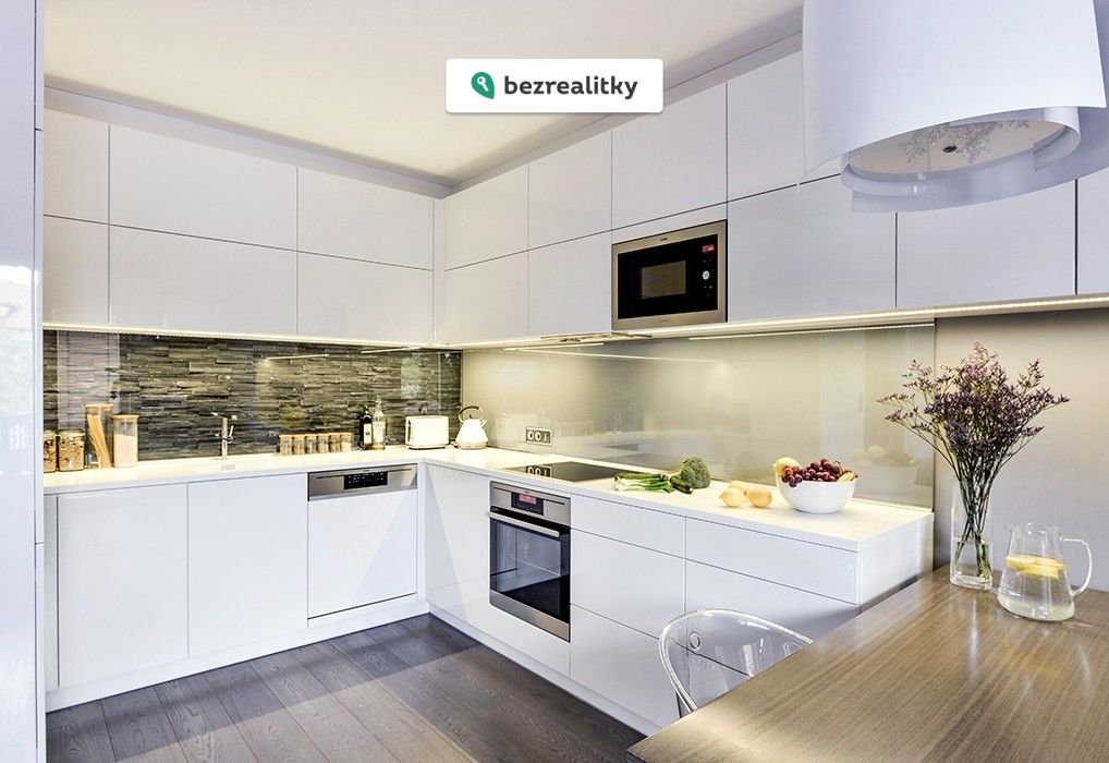 1763919114-ksegtcnzat-mb-17872-2