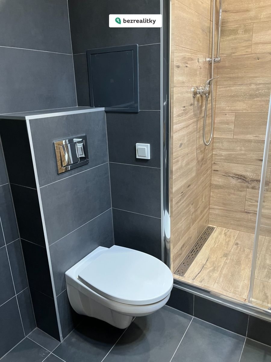 1763920579-nslxmxhuov-byt-1