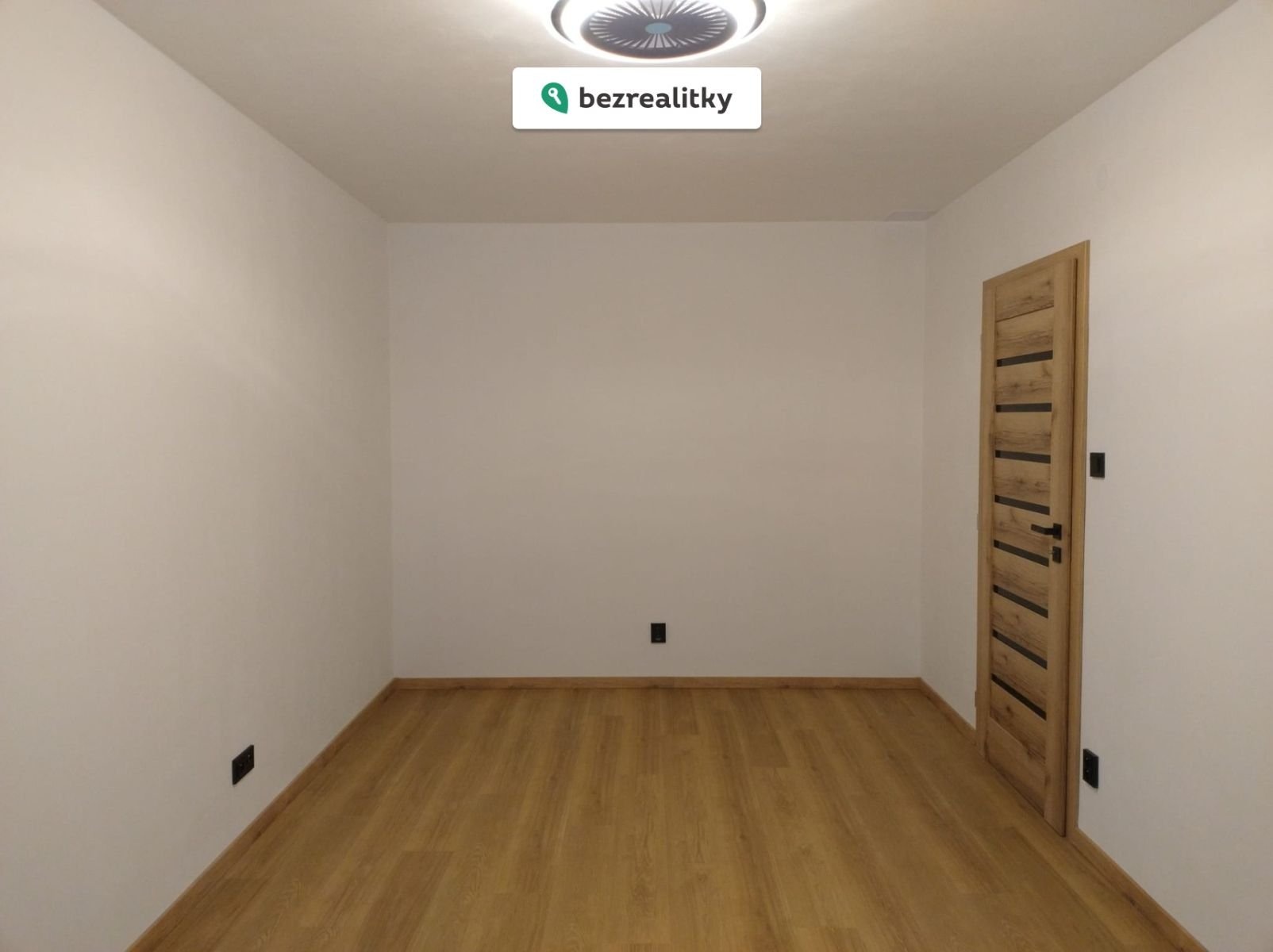 1764064559-wdqmhpdkez-whatsapp-image-2025-11-24-at-16-31-42-282-29