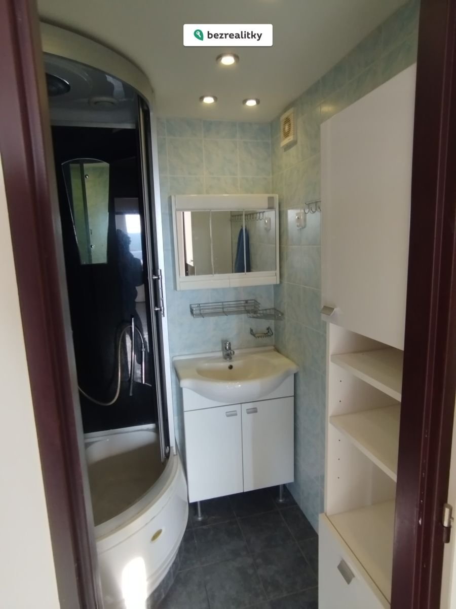 1764586846-uuxparinka-koupelna-1