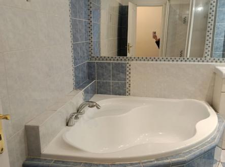 1764607326-lbbiuztrus-1000018555