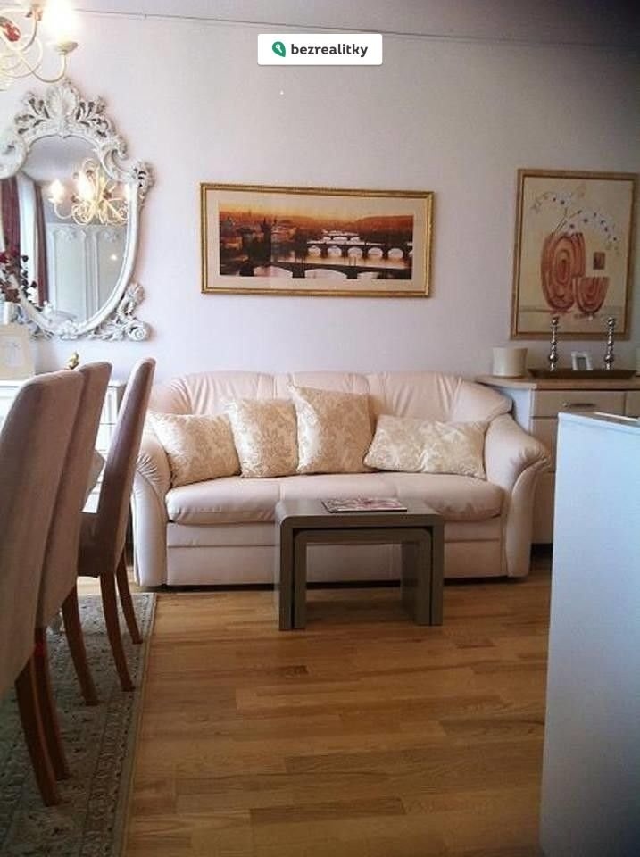 1764859859-pudgivleqe-living-room