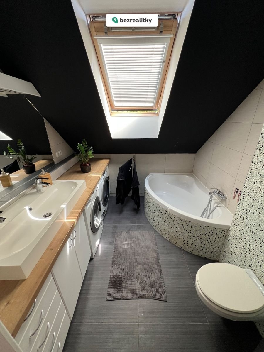 1765126812-kxjrckmrxa-img-0261