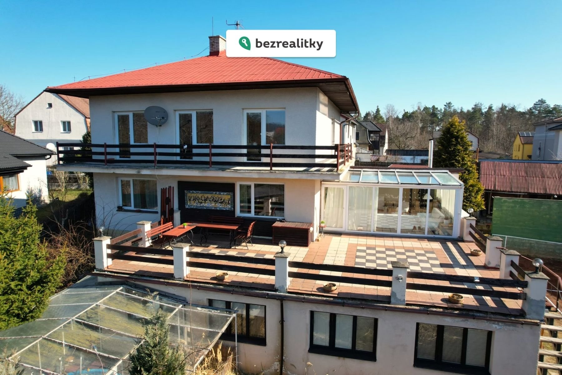 1765194432-rfpdjwtixj-01