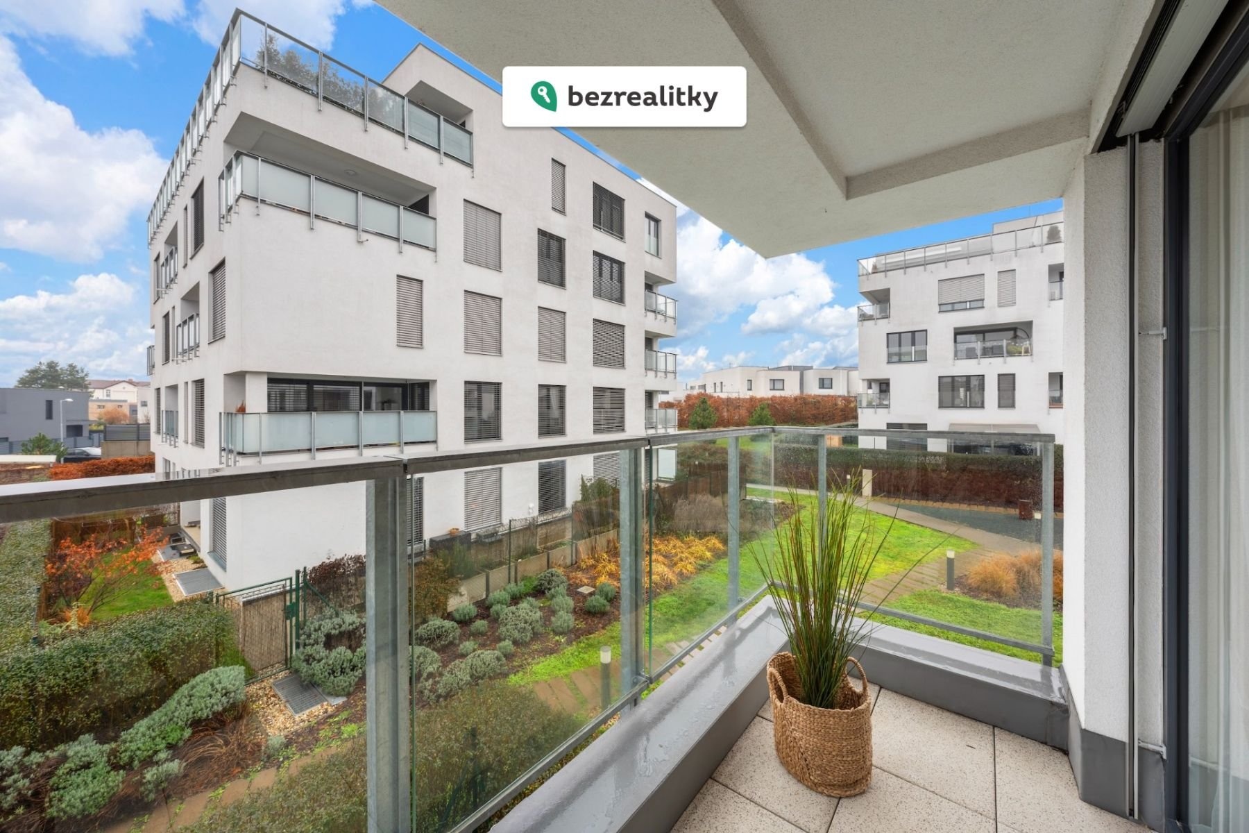 1765141655-qvasipdzok-dsc02460